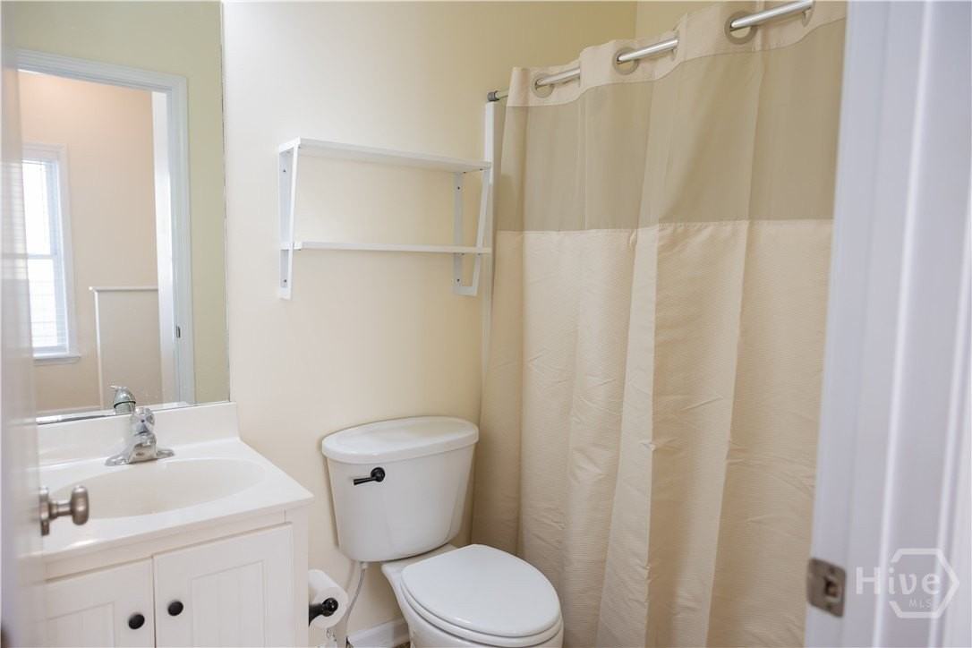 503 E 32nd St - Photo 4 of 7