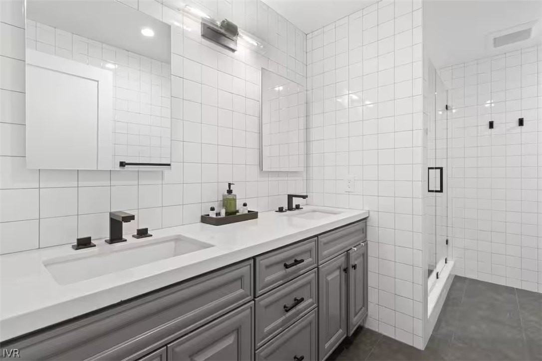 570 Tyner Way - Photo 4 of 20