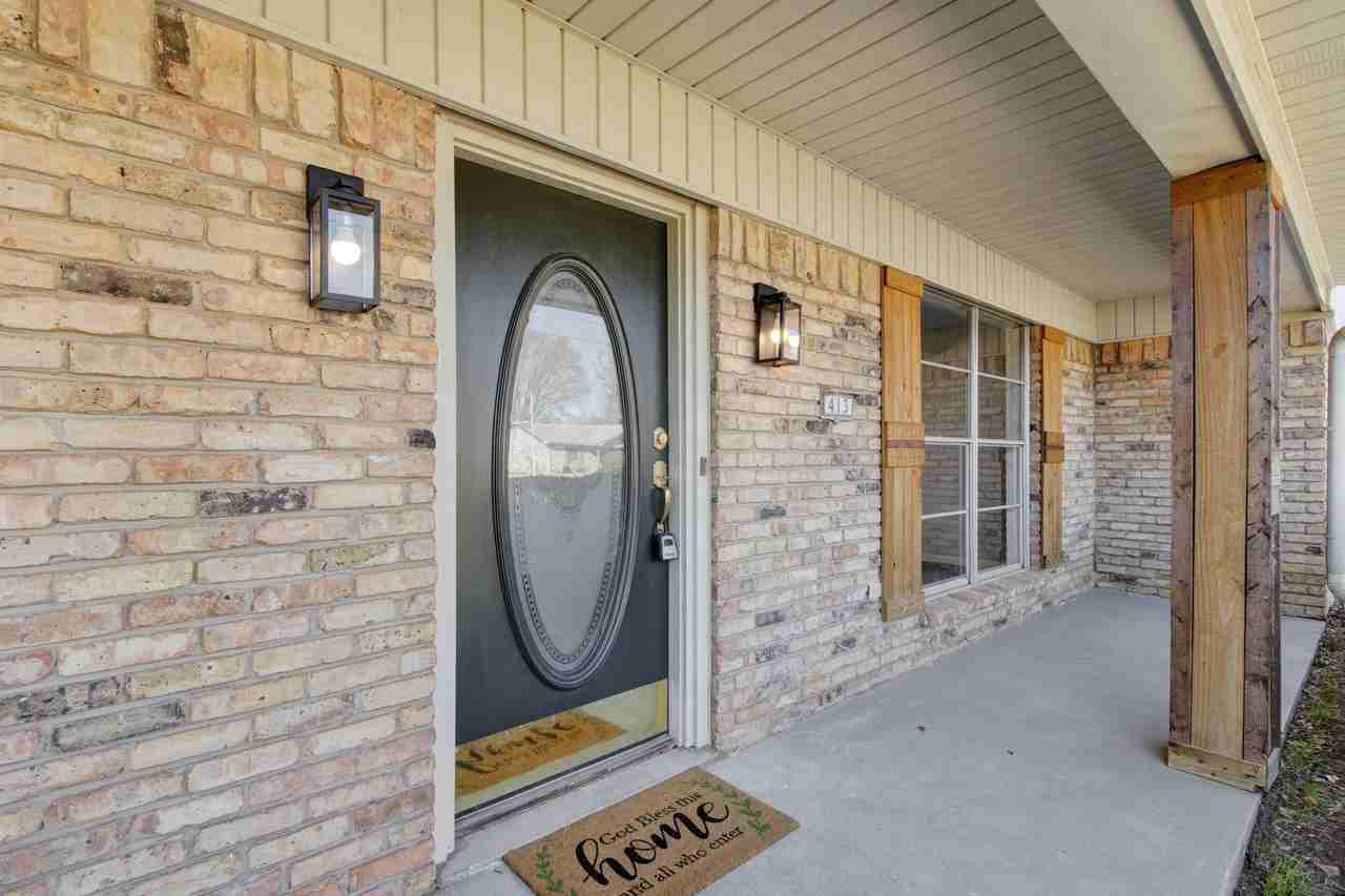 413 Dawn St - Photo 4 of 28