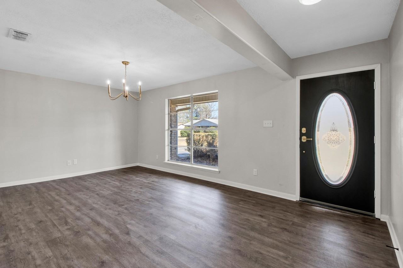 413 Dawn St - Photo 5 of 28