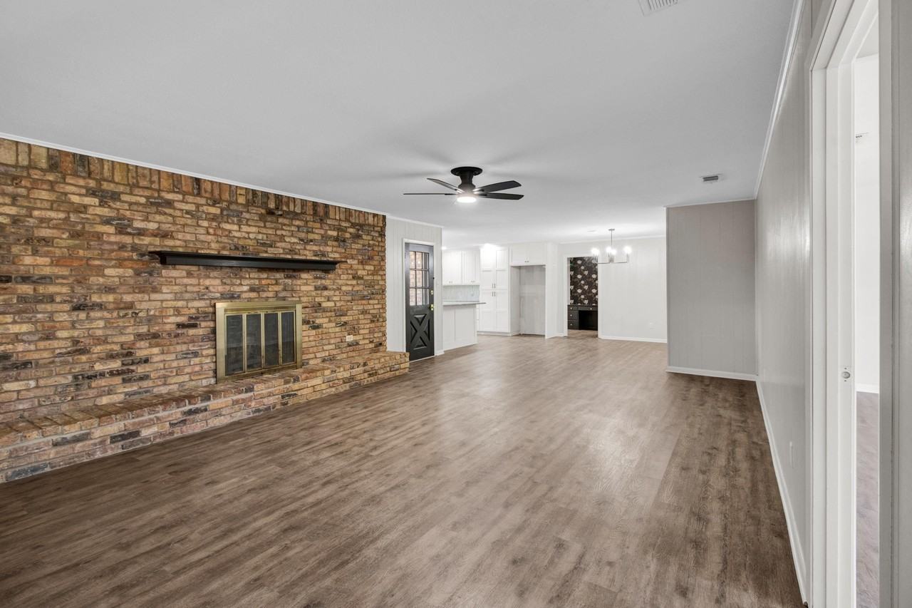413 Dawn St - Photo 7 of 28