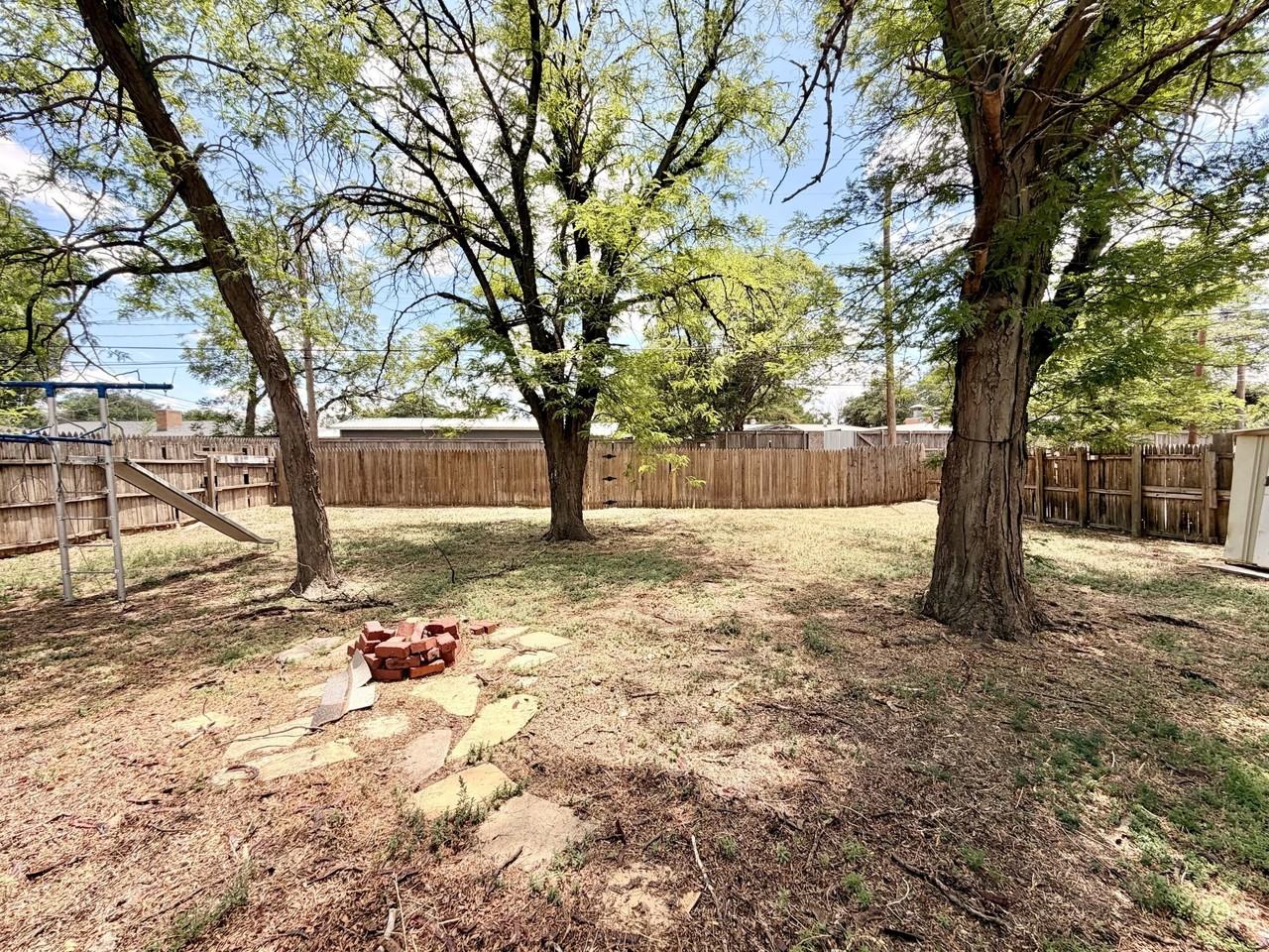 3807 26th St - Photo 6 of 12