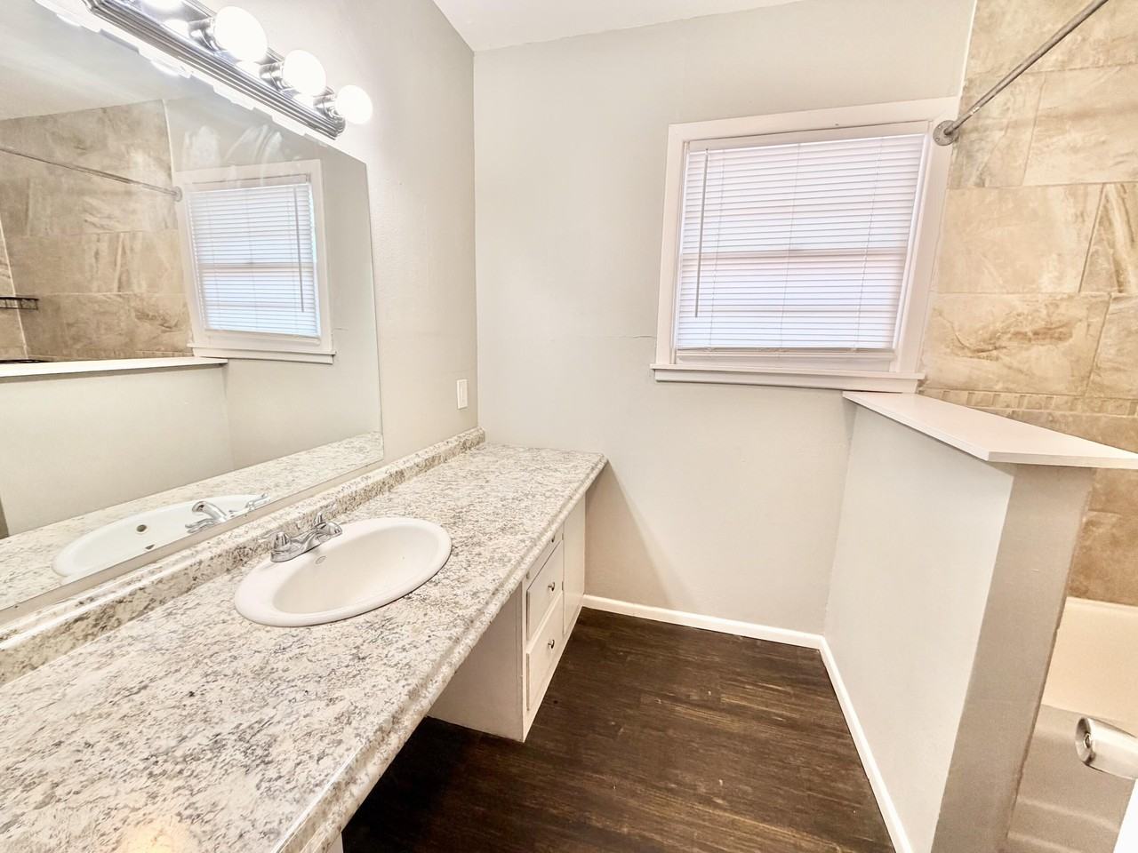 3807 26th St - Photo 7 of 12