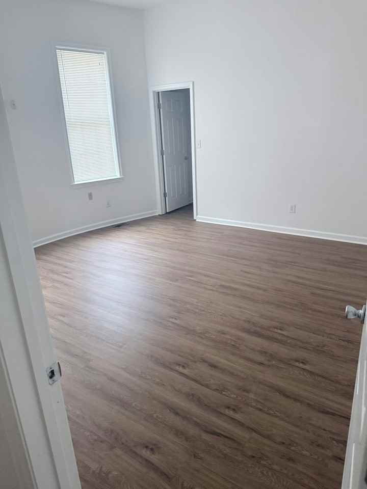 213 W 30th St - Photo 3 of 10