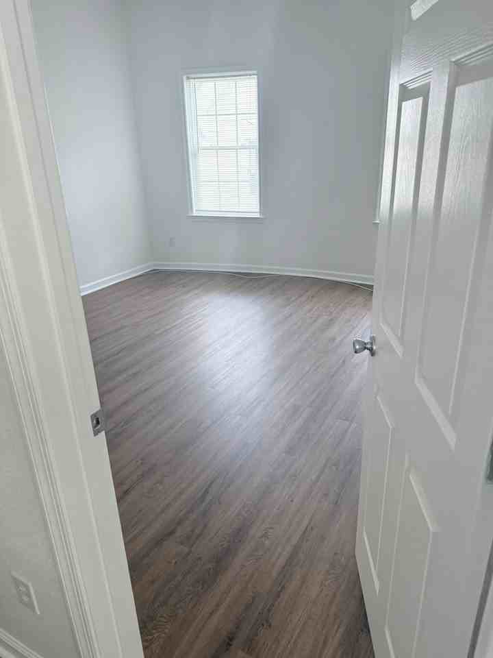 213 W 30th St - Photo 4 of 10