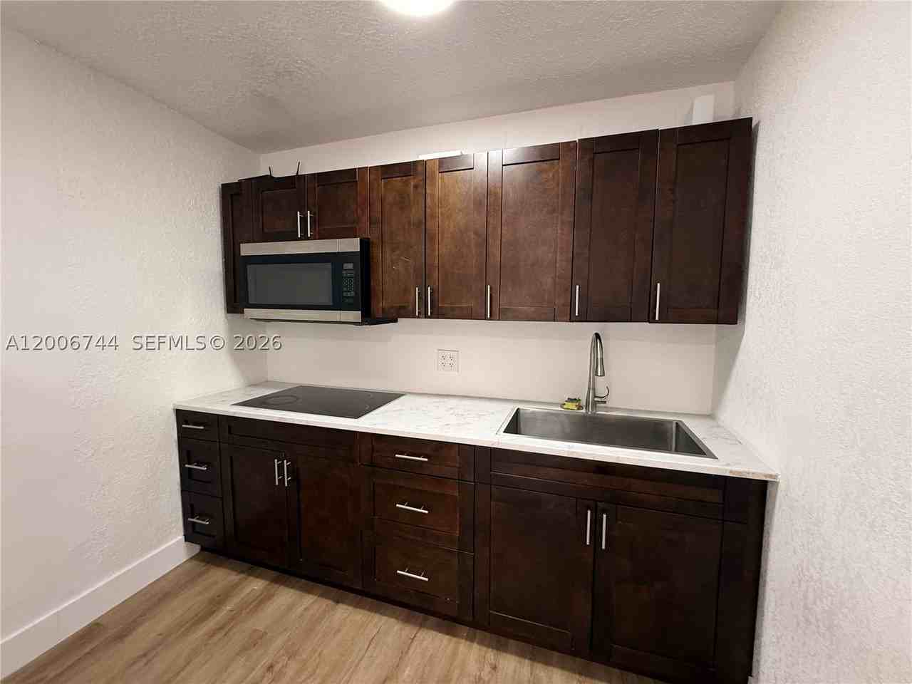 15741 Nw 40th Ct #B - Photo 4 of 13
