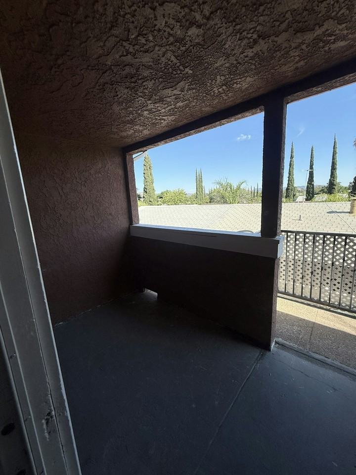 726 Chestnut Avenue, Unit B - Photo 5 of 13