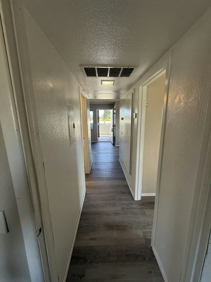 726 Chestnut Avenue, Unit B - Photo 6 of 13