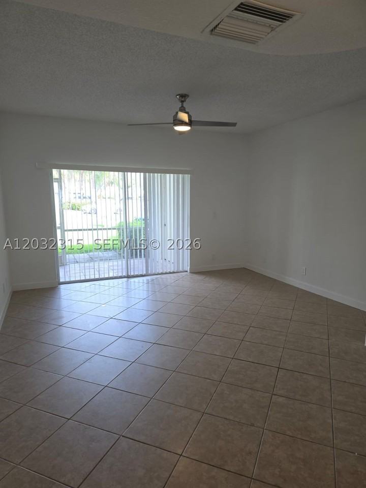 1 Simonton Cir #1 - Photo 7 of 12