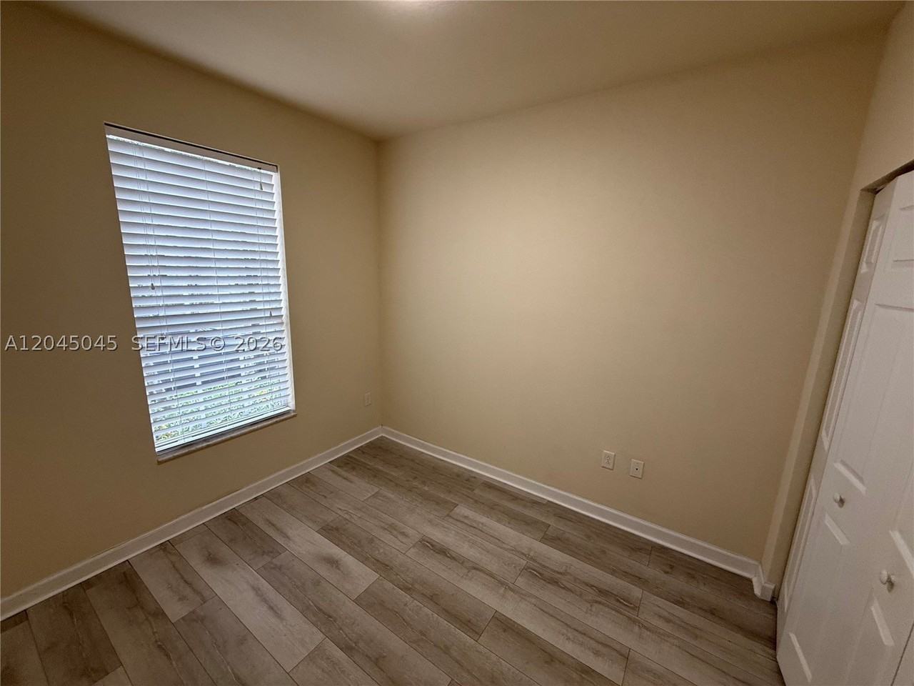 9572 Sw 169th Pl #MAIN - Photo 3 of 27