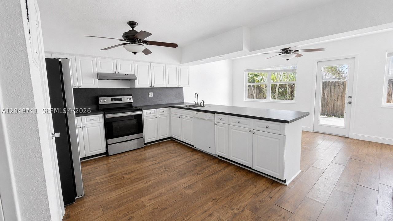 5040 Ne 14th Ter #0 - Photo 2 of 11