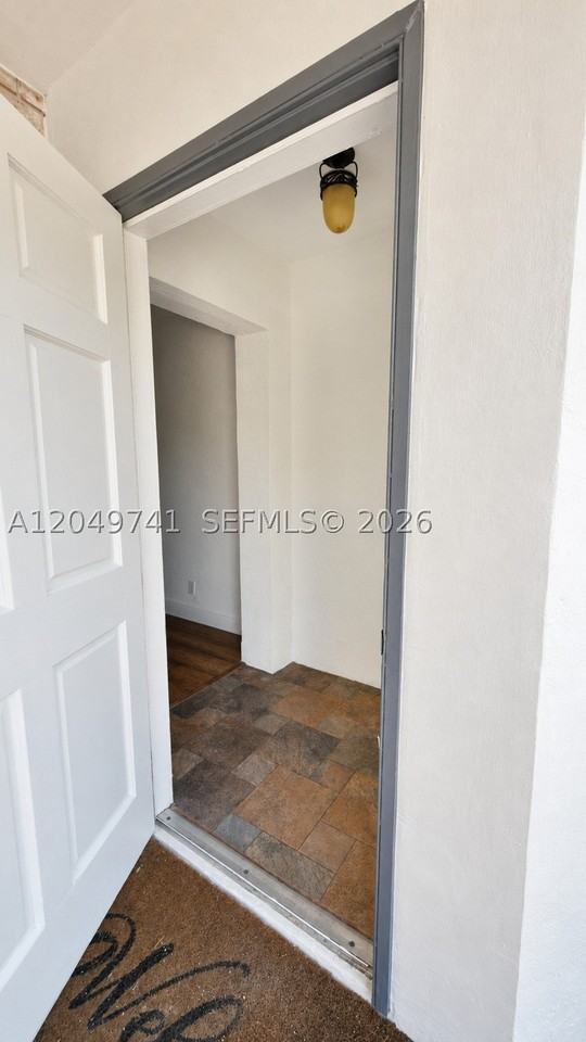 5040 Ne 14th Ter #0 - Photo 6 of 11