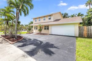 featured image of 11610 Nw 43rd St