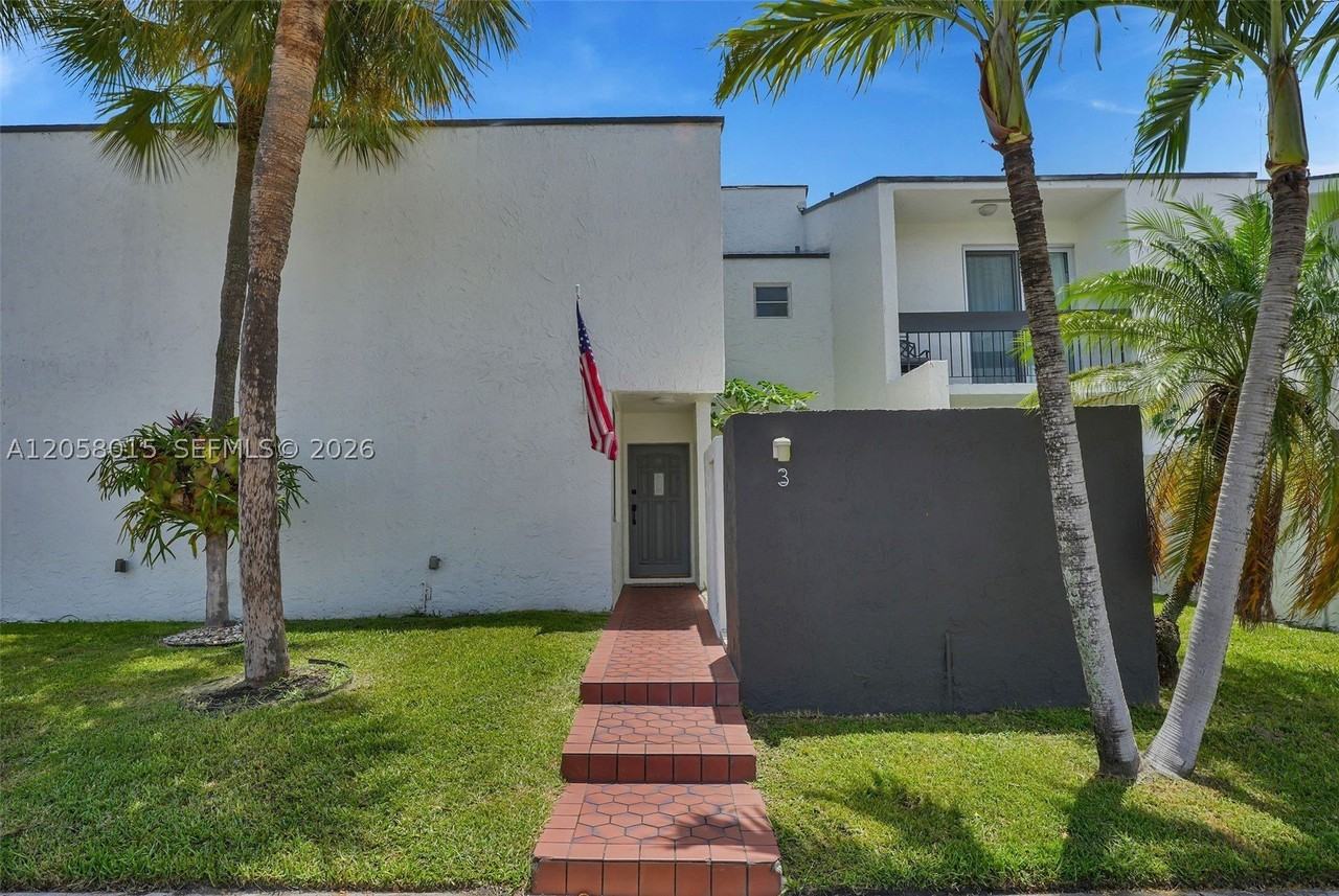 9177 Fontainebleau Blvd #3