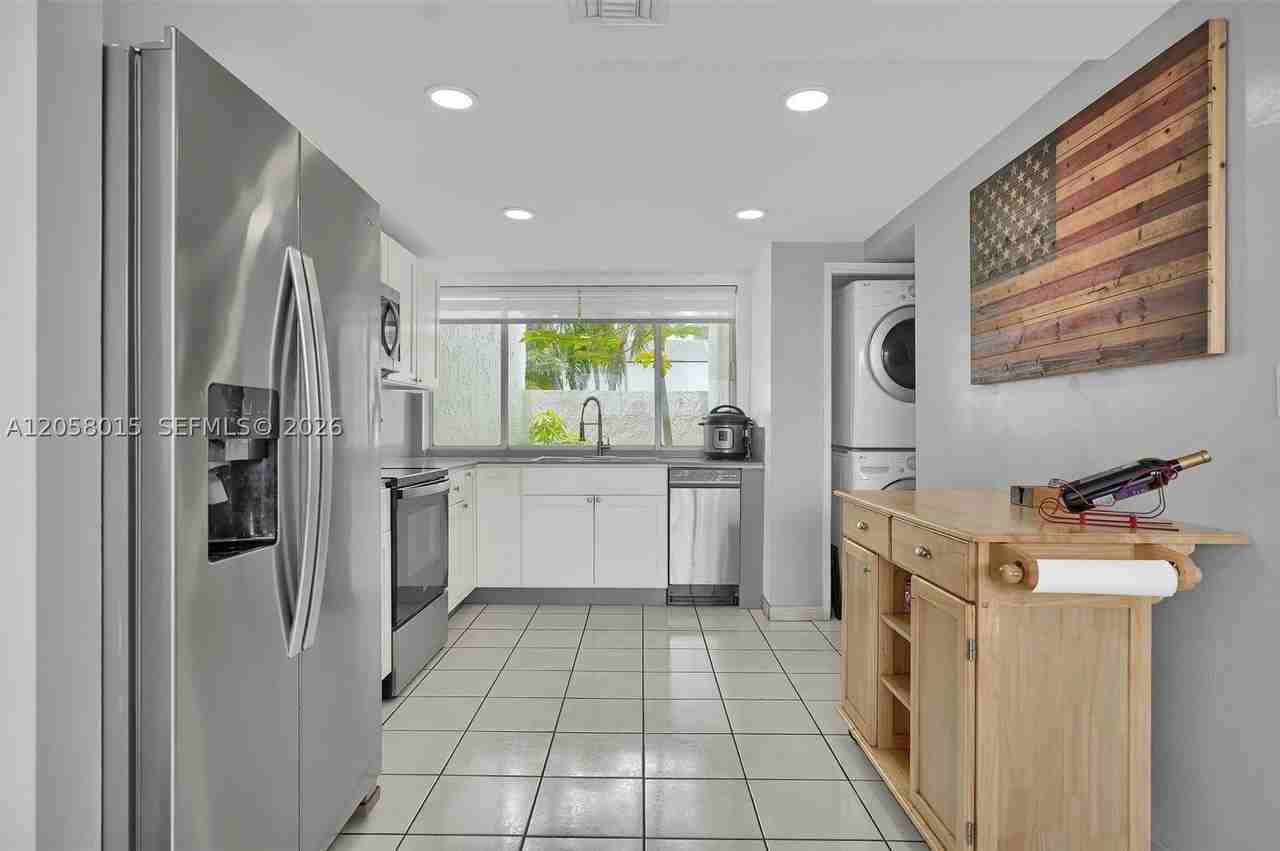 9177 Fontainebleau Blvd #3 - Photo 7 of 46