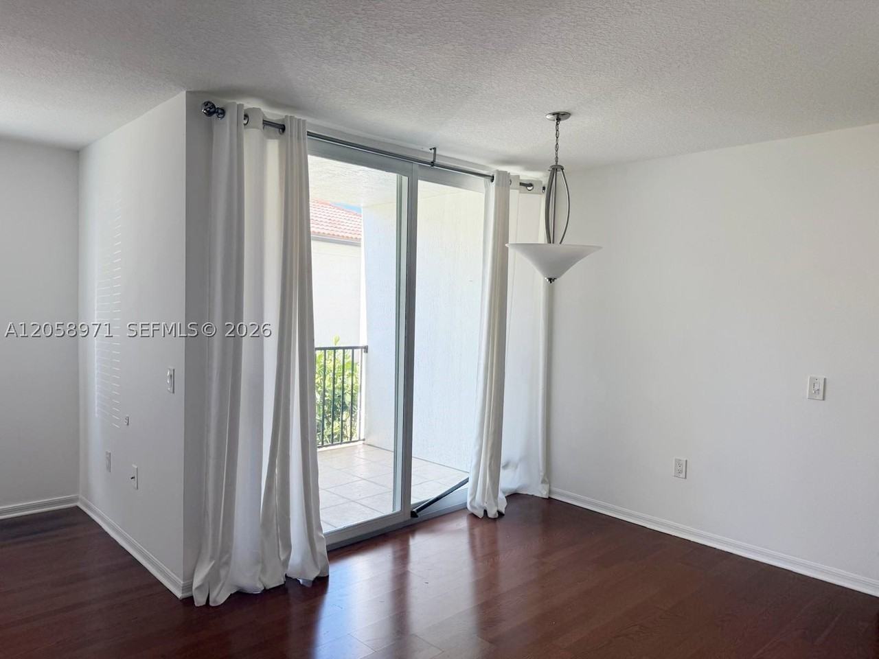 401 Villa Cir #401 - Photo 6 of 15