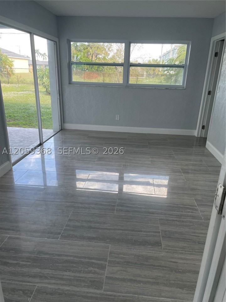 737 Sesame Ct - Photo 5 of 12
