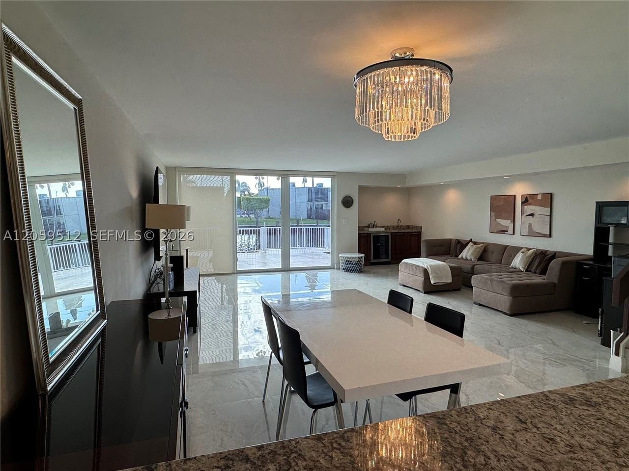 921 Ne 26th Ave - Photo 6 of 16