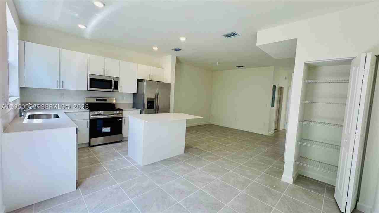 2632 Se 27th Dr - Photo 6 of 30