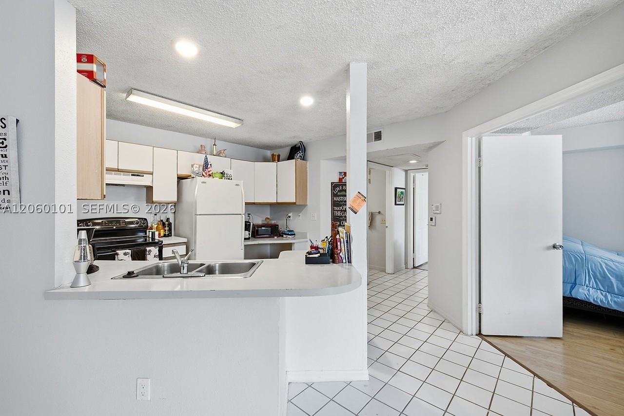 4045 W Mcnab Rd #G110 - Photo 4 of 22