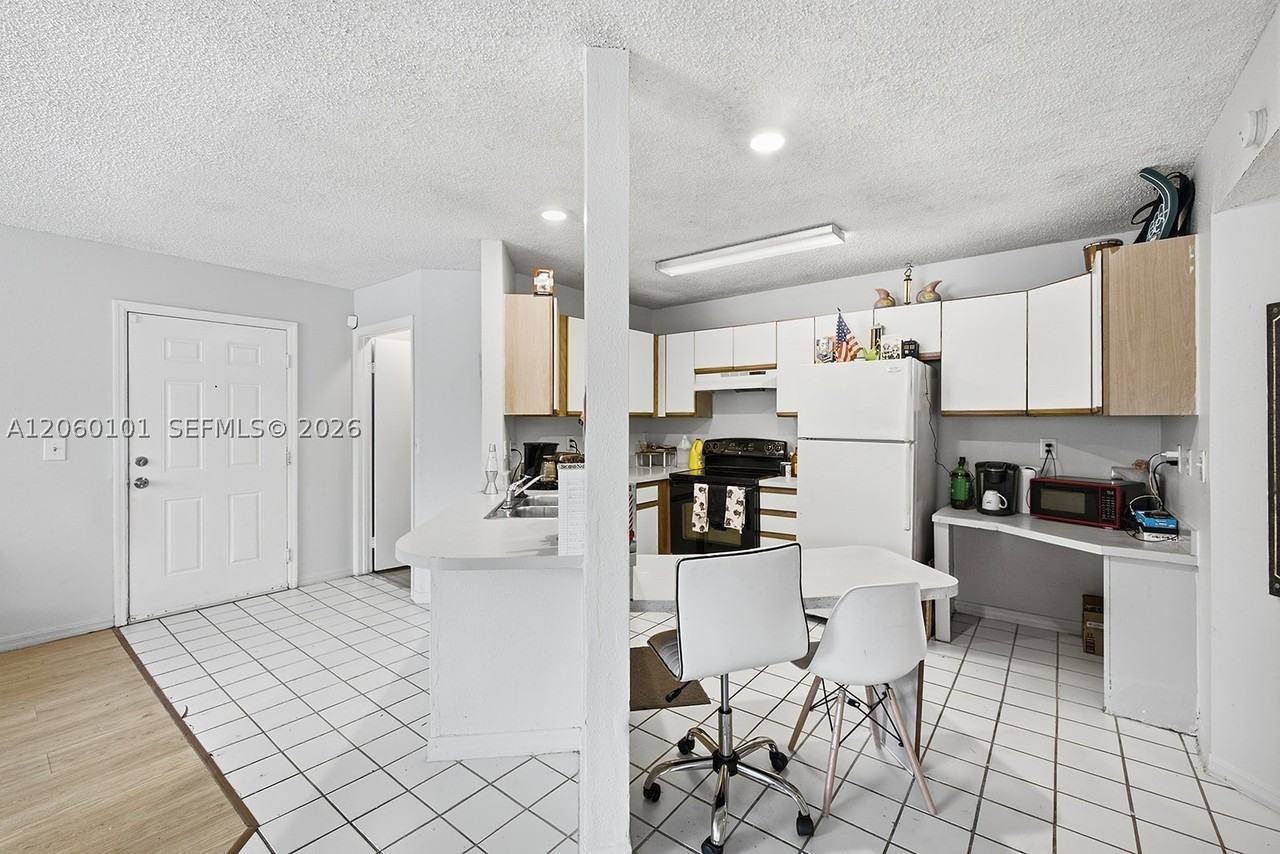 4045 W Mcnab Rd #G110 - Photo 6 of 22
