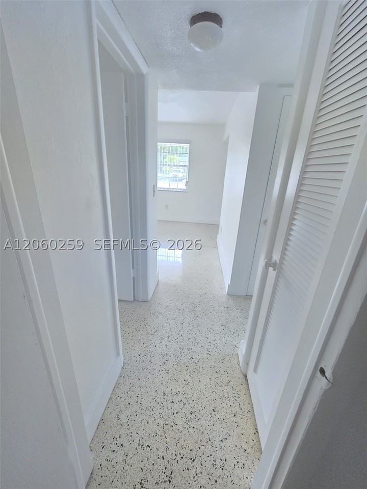 11040 Sw 4th St - Photo 6 of 18