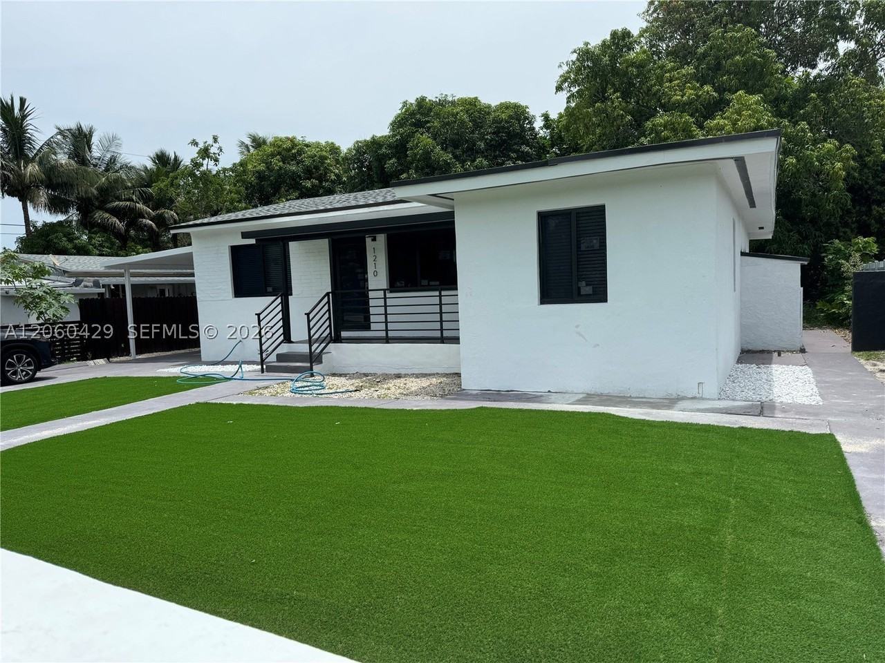 1210 Nw 123rd St - Photo 2 of 17