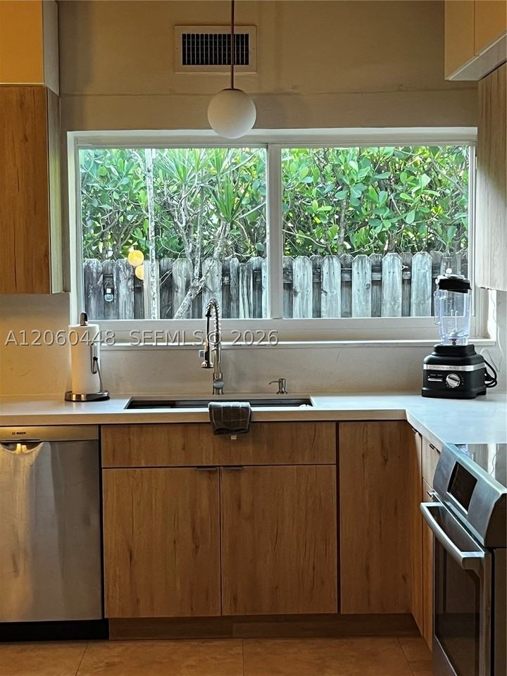 4344 S Douglas Rd - Photo 2 of 6