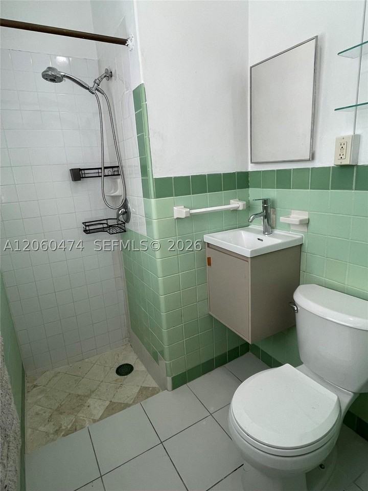 1108 Ne 3rd St #C - Photo 6 of 6