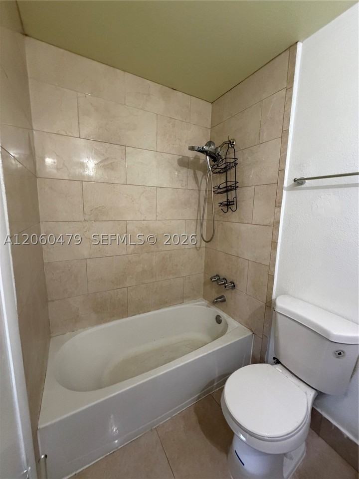 18602 Nw 46th Ave #18602 - Photo 5 of 8