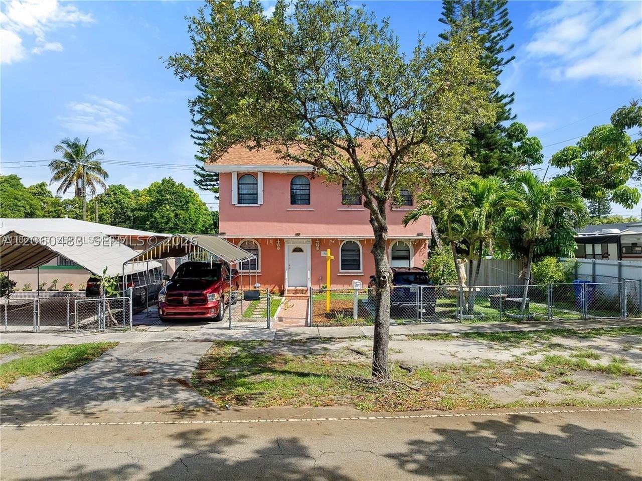 1785 Ne 159th St - Photo 2 of 15