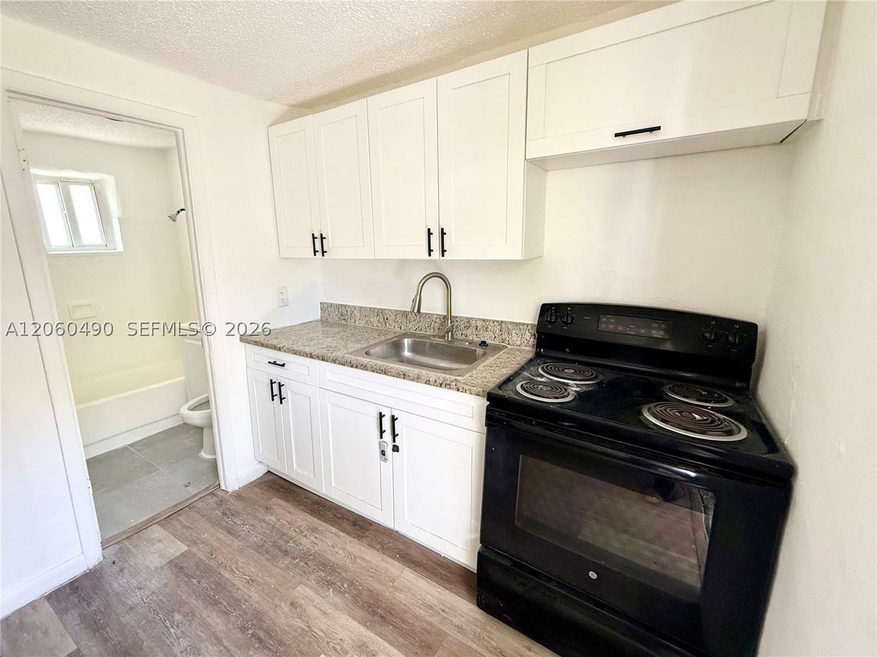 2160 Nw 29th St #6 - Photo 2 of 7