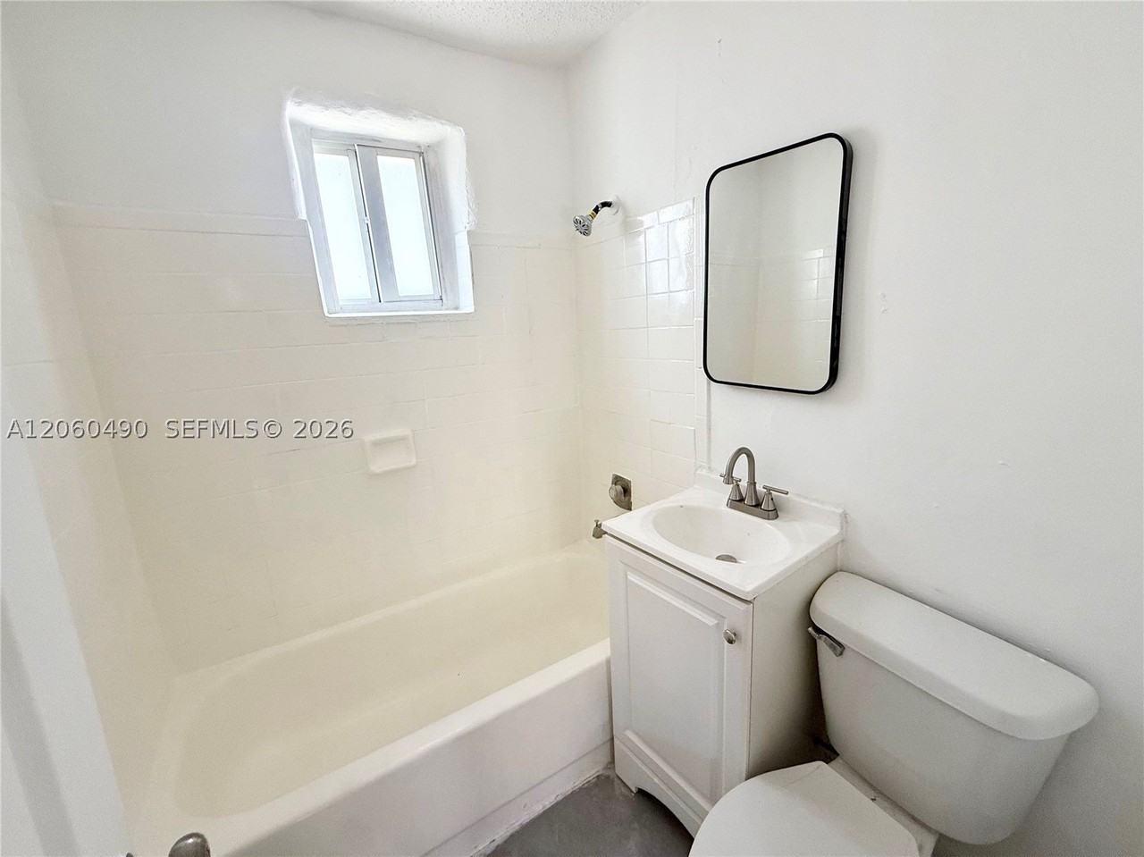 2160 Nw 29th St #6 - Photo 3 of 7