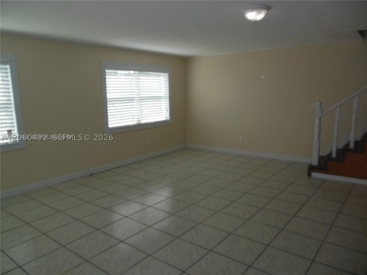 1350 W 53rd St #8 - Photo 4 of 8