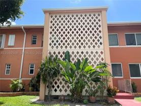 3430 Sw 10th St #3 - Photo 1 of 1