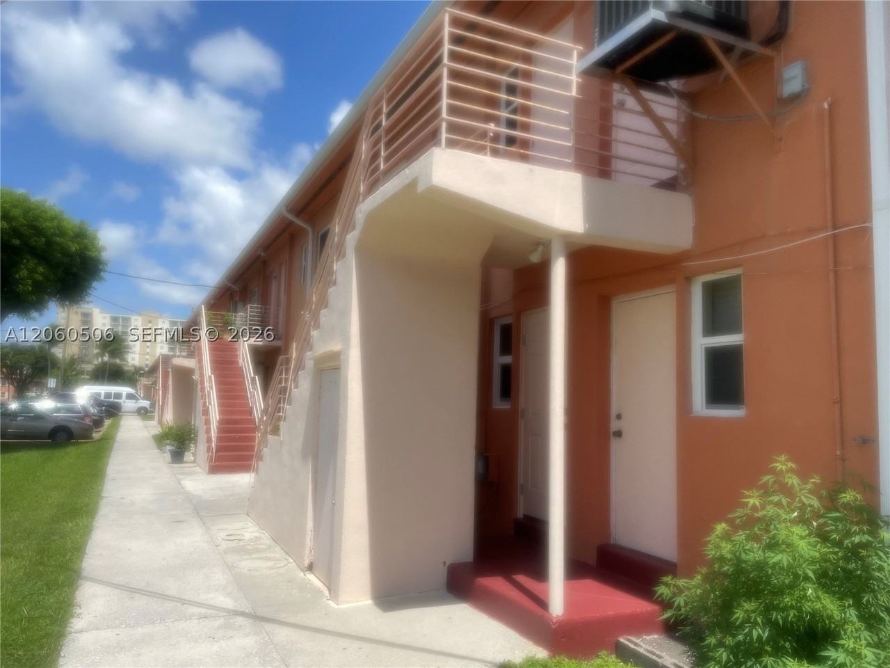 3430 Sw 10th St #3 - Photo 3 of 25