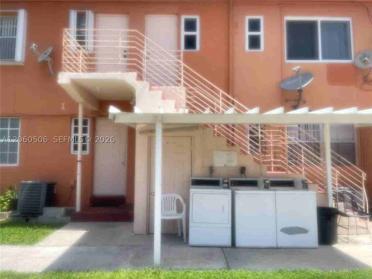 3430 Sw 10th St #3 - Photo 7 of 25