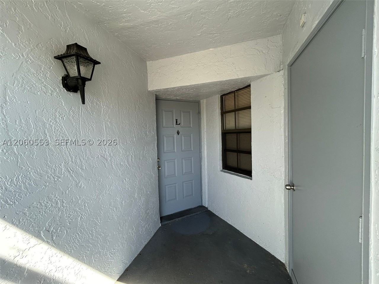 805 N Franklin Ave #805L - Photo 7 of 40