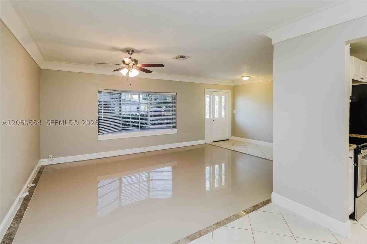 3631 Nw 108th Dr - Photo 5 of 15