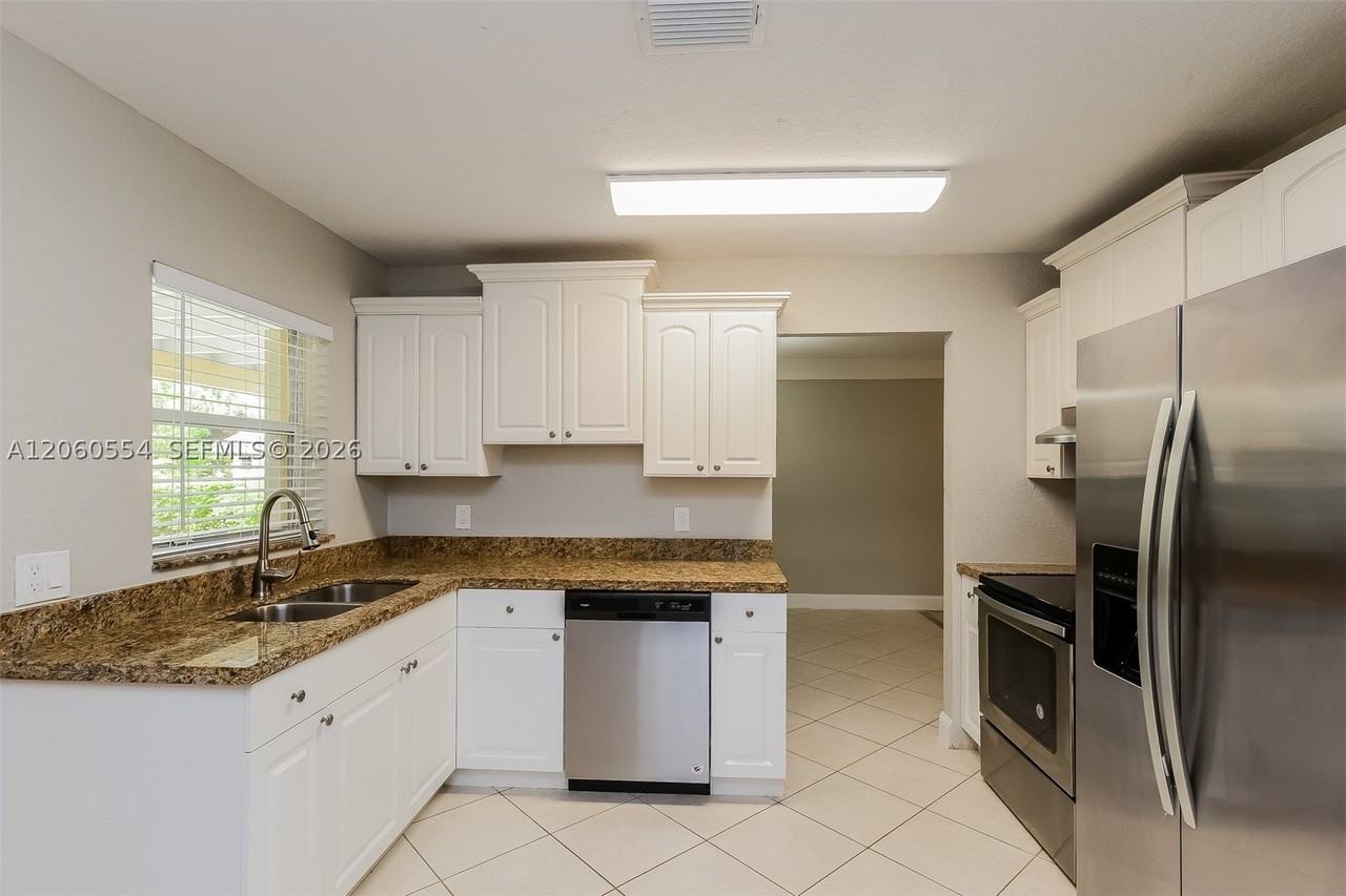 3631 Nw 108th Dr - Photo 7 of 15