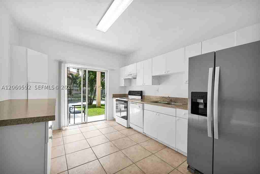 6900 Nw 179th St #104-1 - Photo 3 of 30