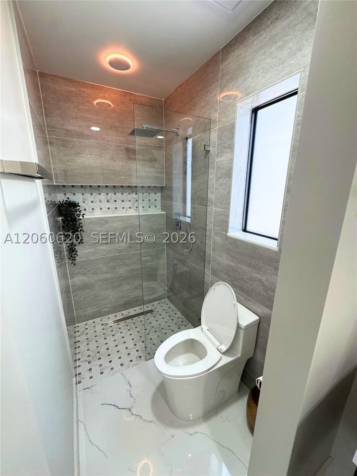 8550 Nw 26th St - Photo 7 of 12