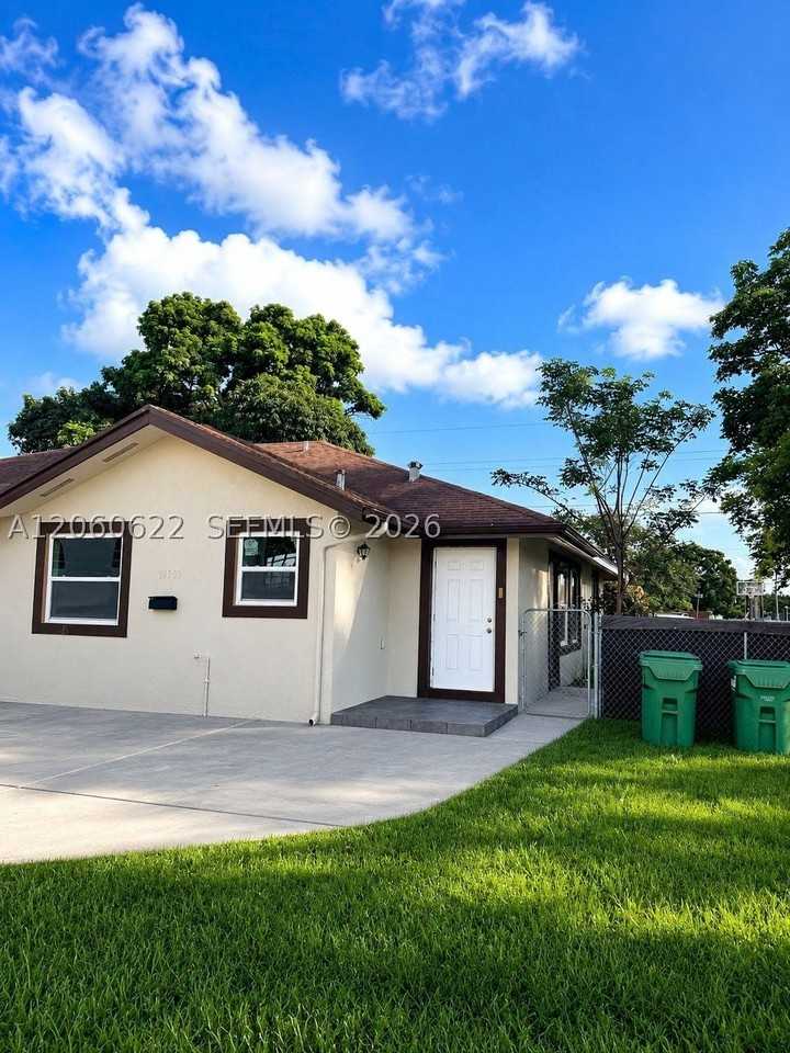 10501 Sw 172nd St #10501 - Photo 2 of 16