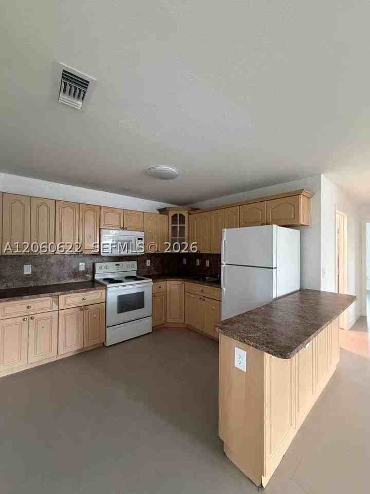 10501 Sw 172nd St #10501 - Photo 3 of 16