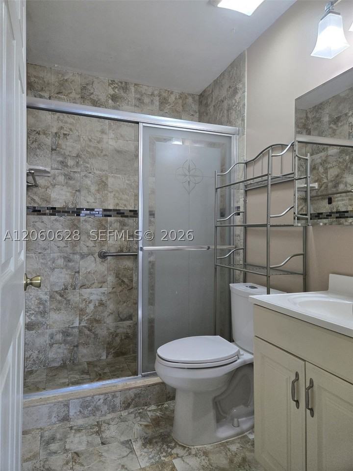 8810 Nw 114th Ter - Photo 5 of 13