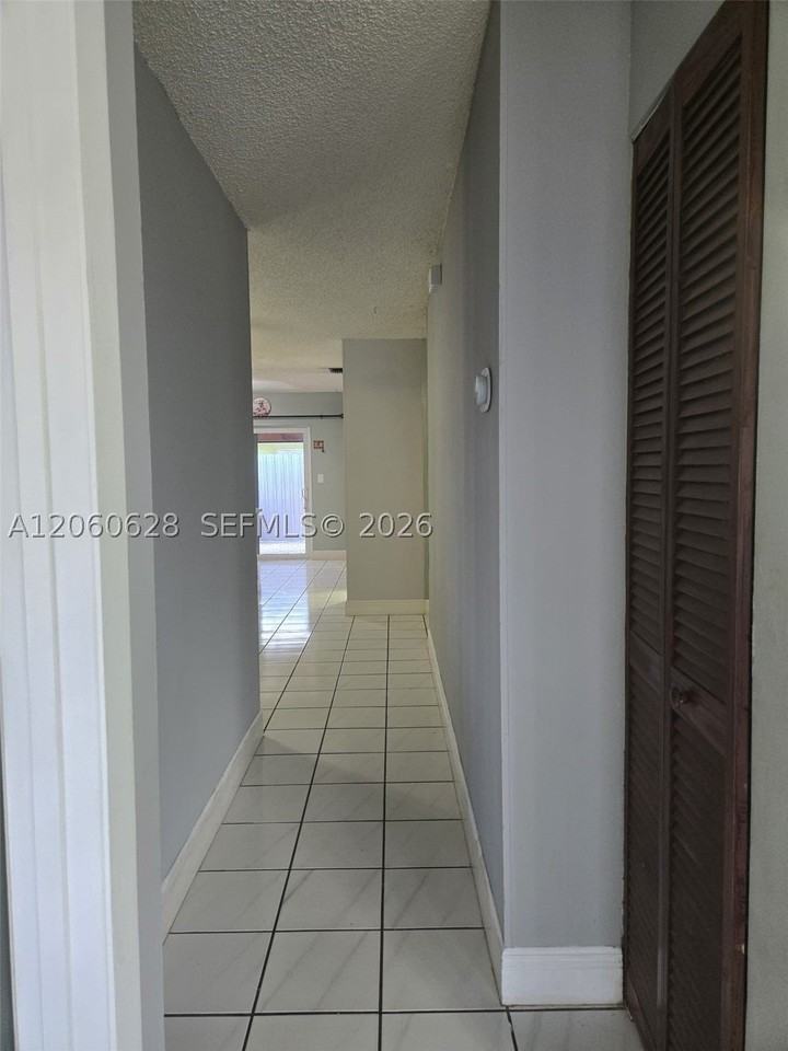 8810 Nw 114th Ter - Photo 7 of 13