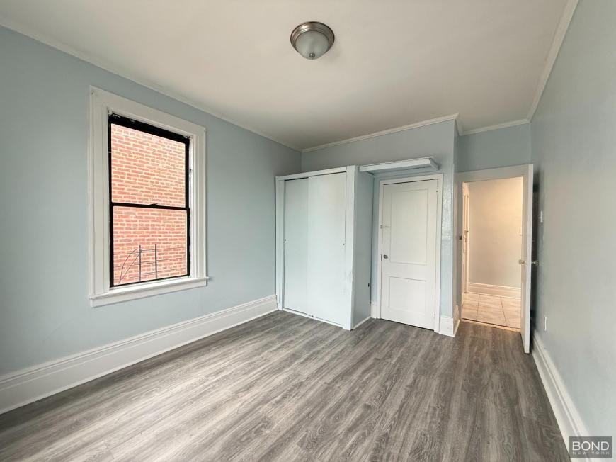 514 Jamaica Ave - Photo 2 of 5