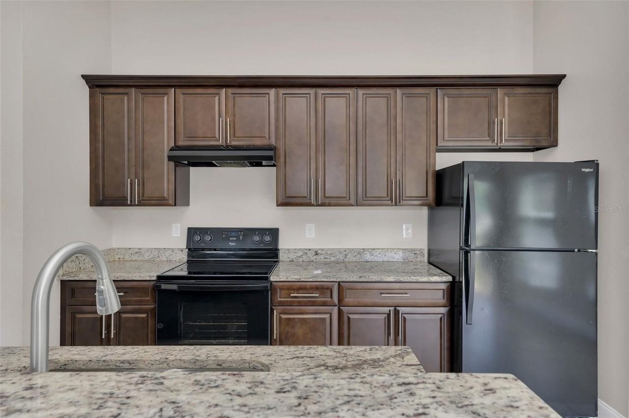 1206 Beechdale Ct - Photo 4 of 20