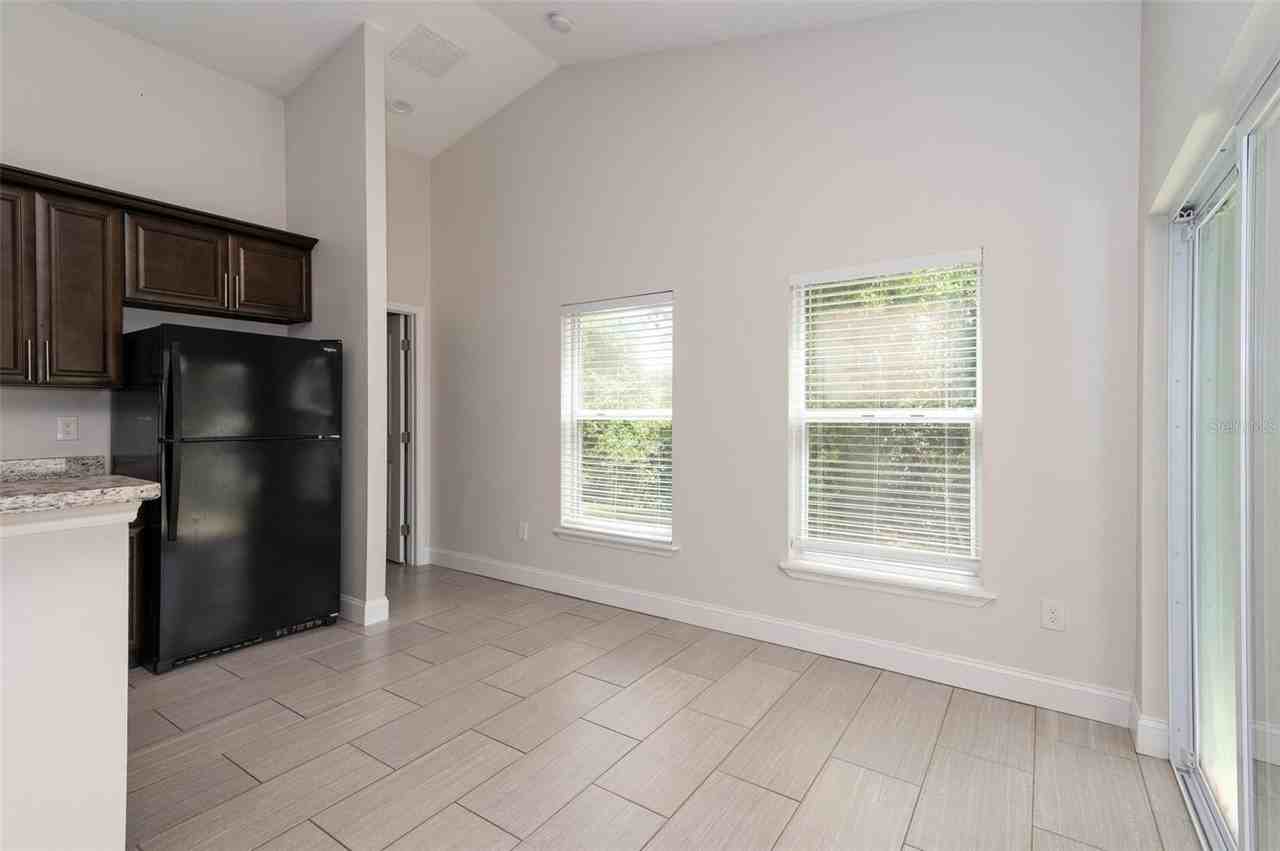 1206 Beechdale Ct - Photo 5 of 20