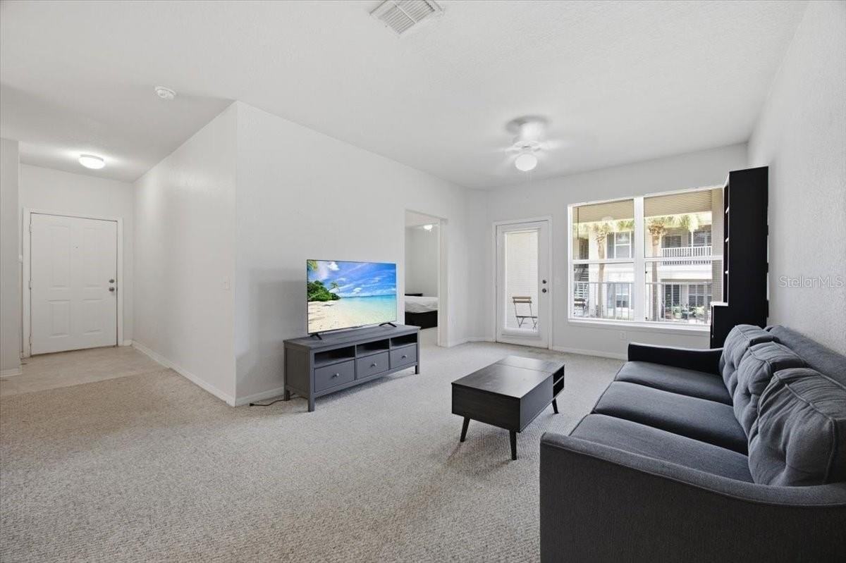 4008 Hemingway Cir - Photo 3 of 21